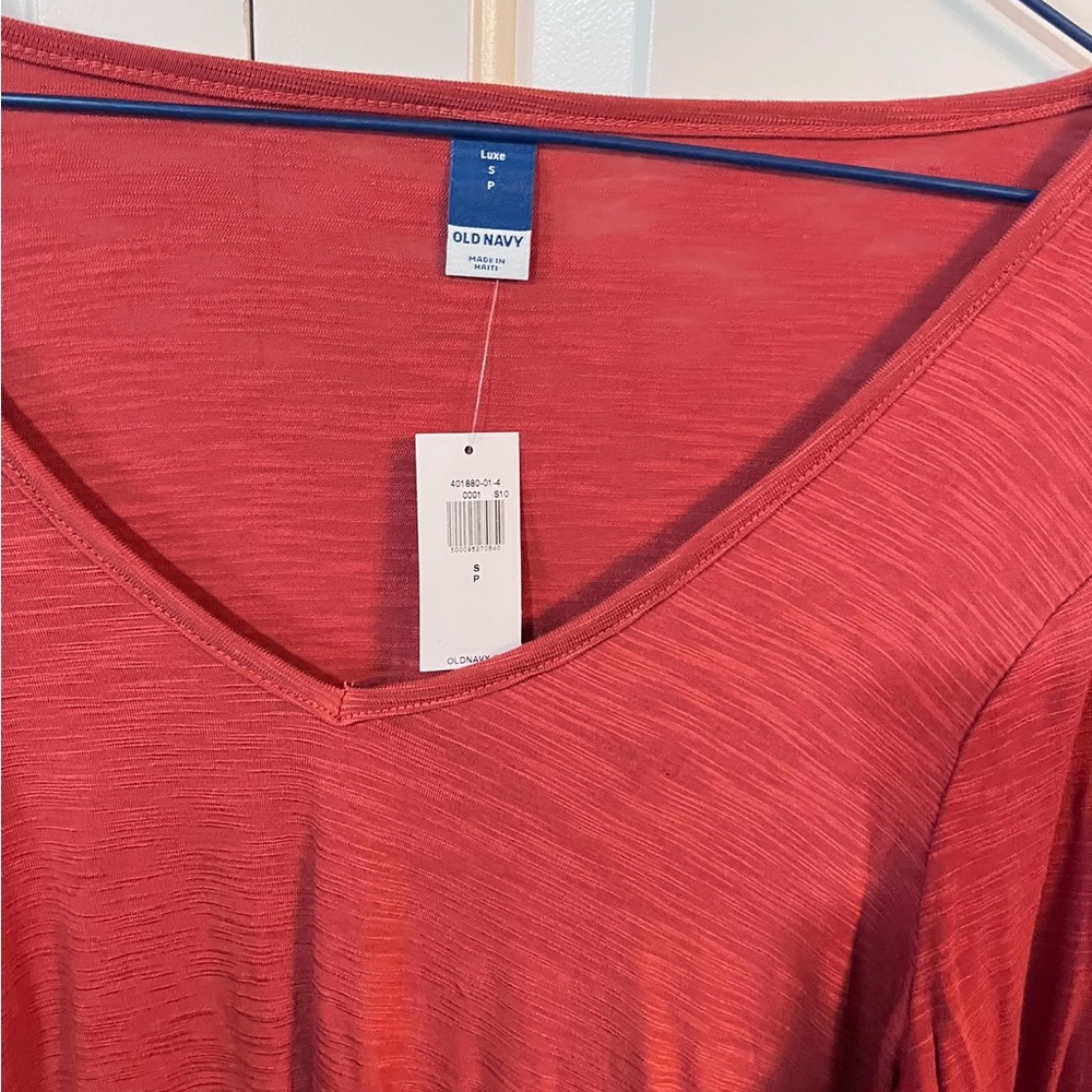 3/$15 Old Navy Women's Long Sleeve Rust Top - Picture 2 of 2
